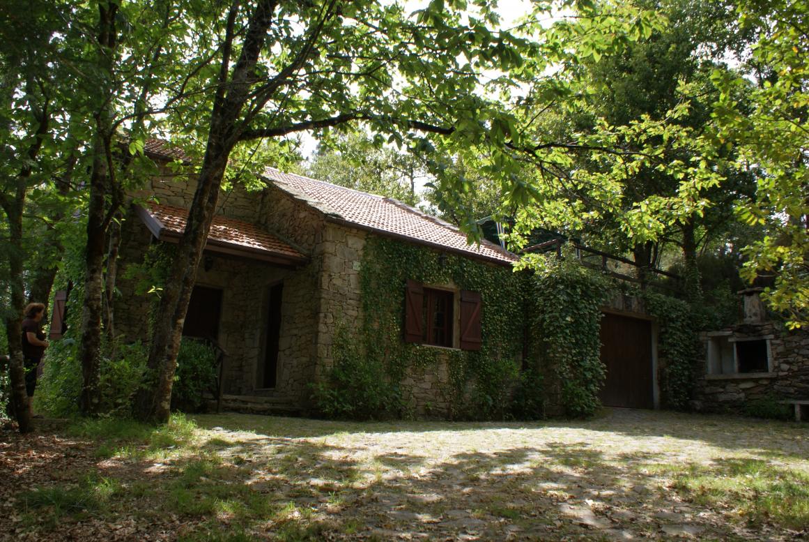 Casa da Cova dos Anhos - Turismo de Aldeia - Branda da Aveleira